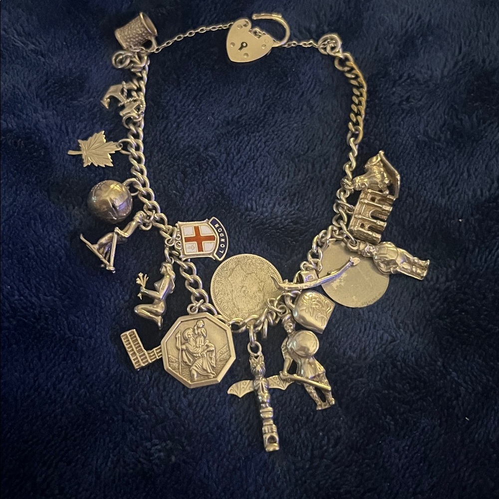 Vintage 925 sterling silver Charm Bracelet